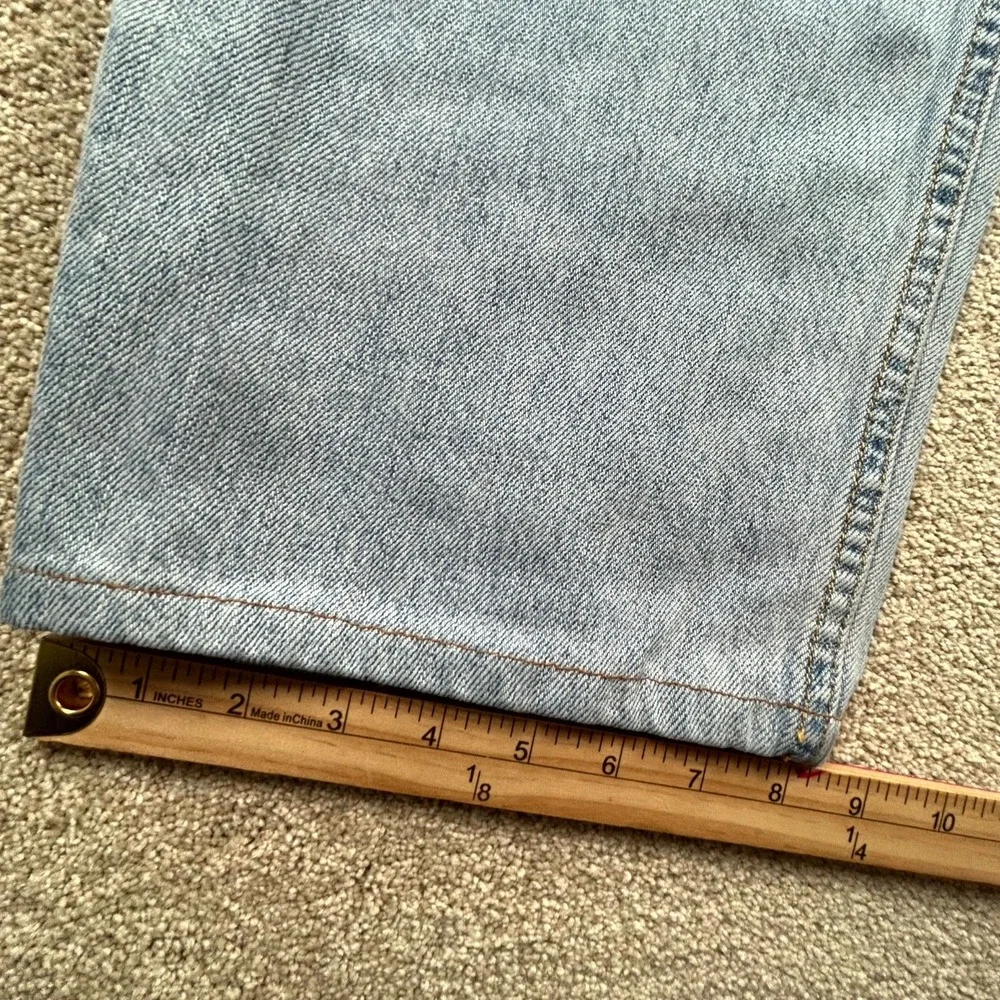 Levi's 550 Relaxed Fit Jeans Mens 38 Blue Light Wash Straight Everyday Wear‎